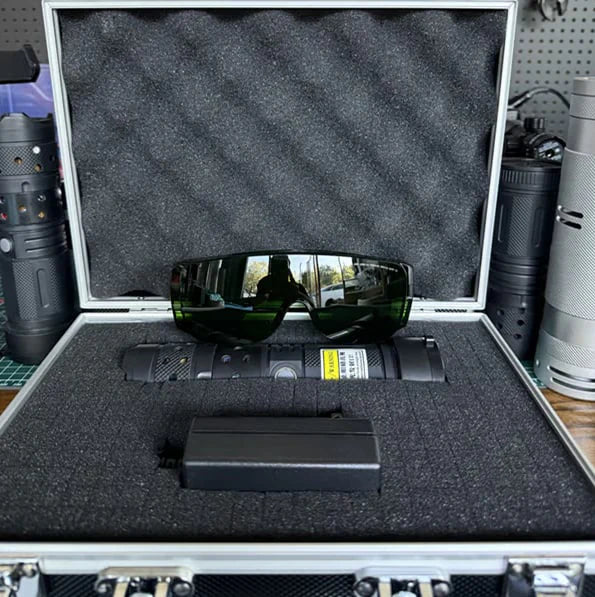 Multifunctional Retractable Zoom Plastic Hand Torch with Tail Lamp
